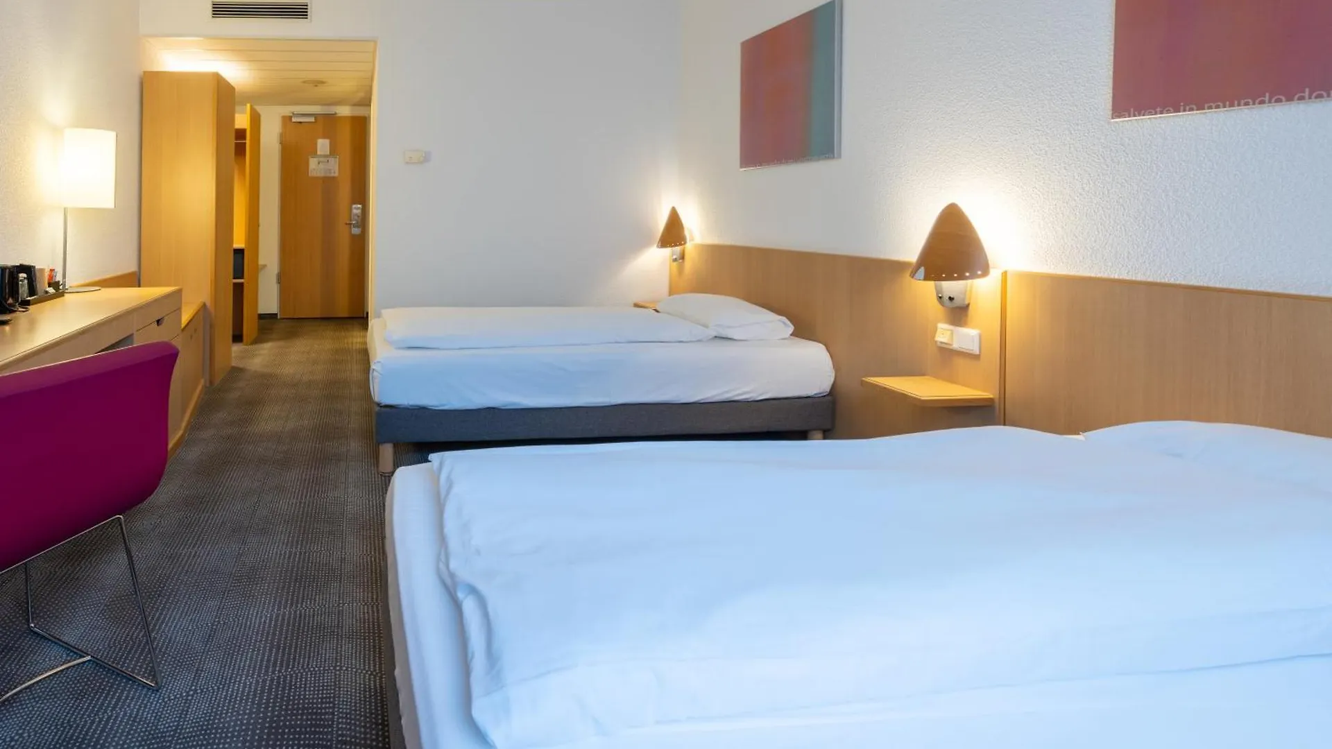 Novotel Duesseldorf City West דיסלדורף