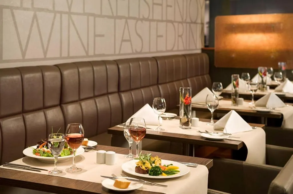 Novotel Duesseldorf City West 4*, דיסלדורף