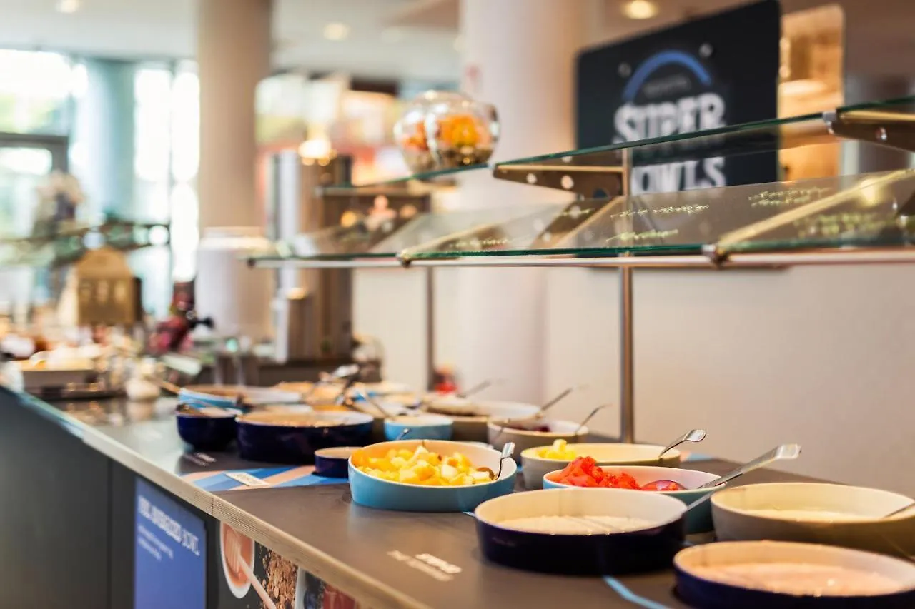 **** מלון Novotel Duesseldorf City West גרמניה